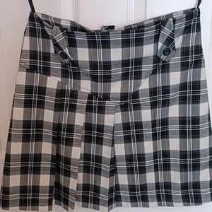 Plaid black white short skirt